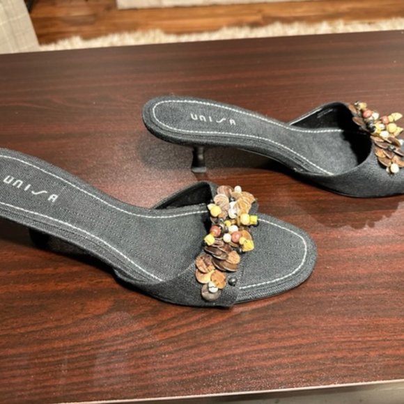 Size 10B UNISA Black Canvas / Brown Shell Kitten Heel Sandals - Picture 4 of 5